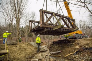 Snyder-Brook-Bridge-Move_12-5-14_001